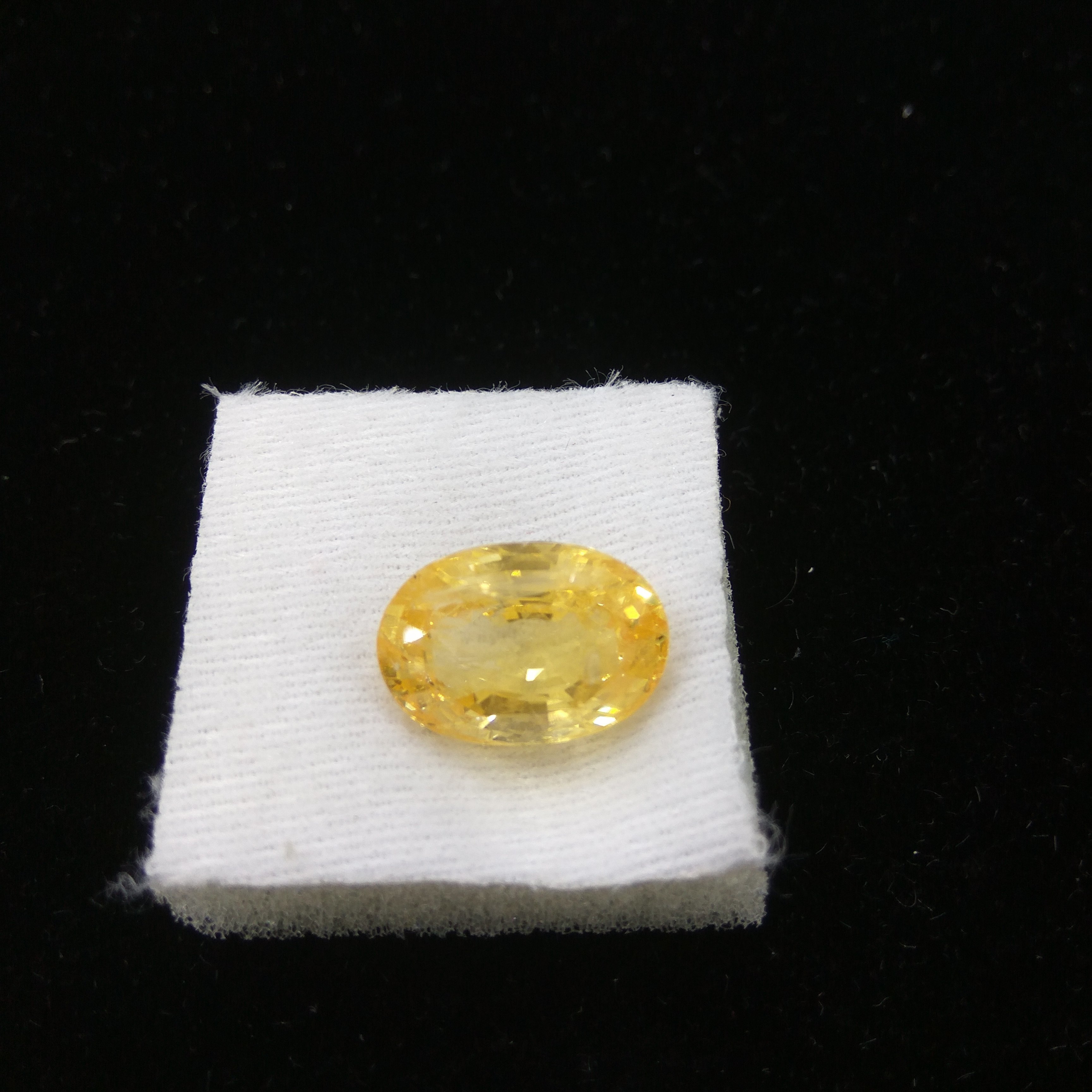 Yellow Sapphire - 13.20 Carats Natural Oval Cut , Ceylon Origin, Unheated & Untreated With Rich Yellow Color And Excellent Specs
