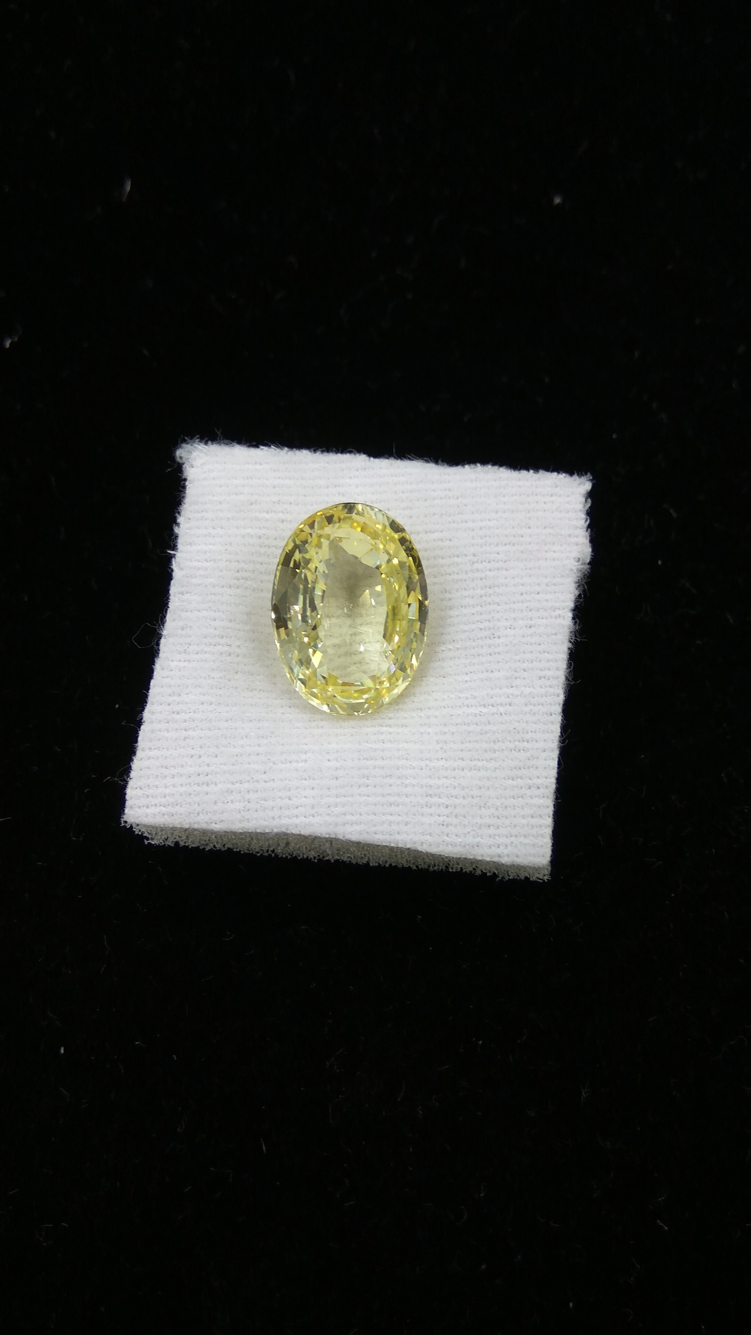 Natural Yellow Sapphire - 13.61 Carats (15 Ratti), Unheated & Untreated Oval Cut Gemstone With Premium Quality Benefits