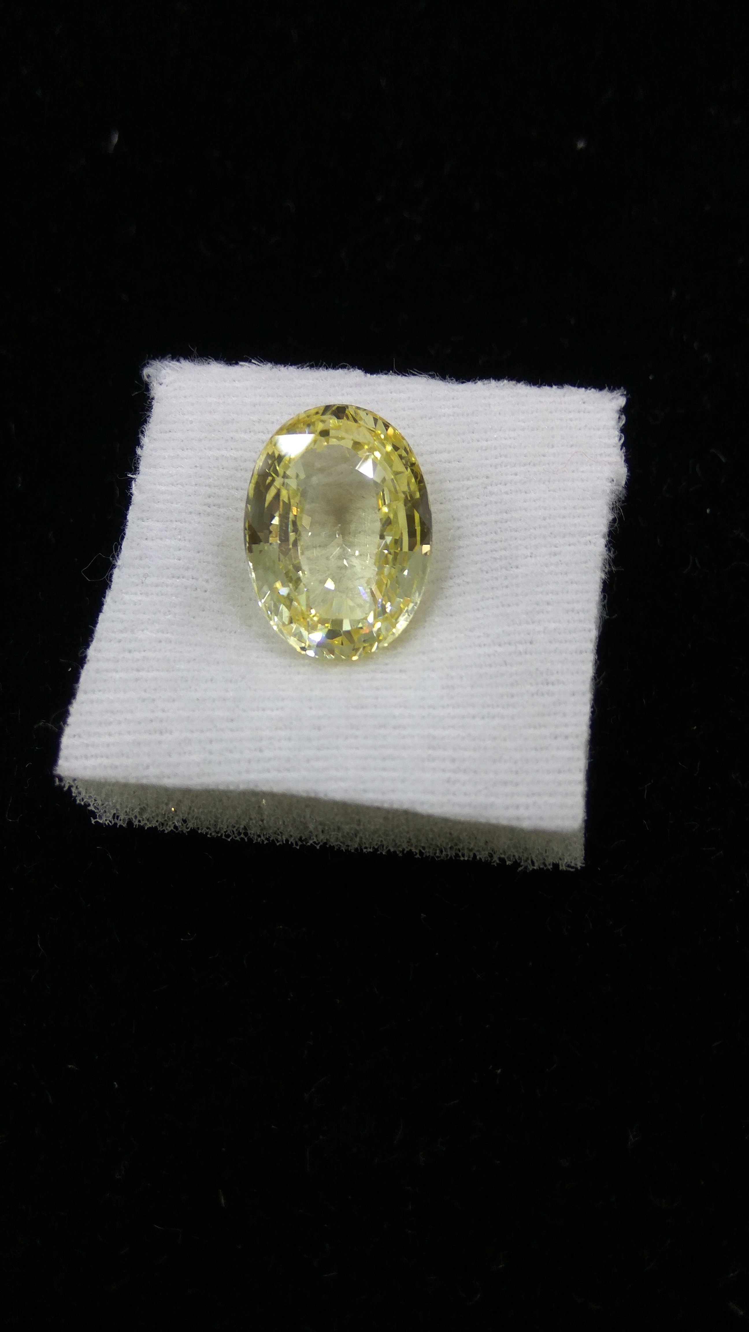 Natural Yellow Sapphire - 13.61 Carats (15 Ratti), Unheated & Untreated Oval Cut Gemstone With Premium Quality Benefits