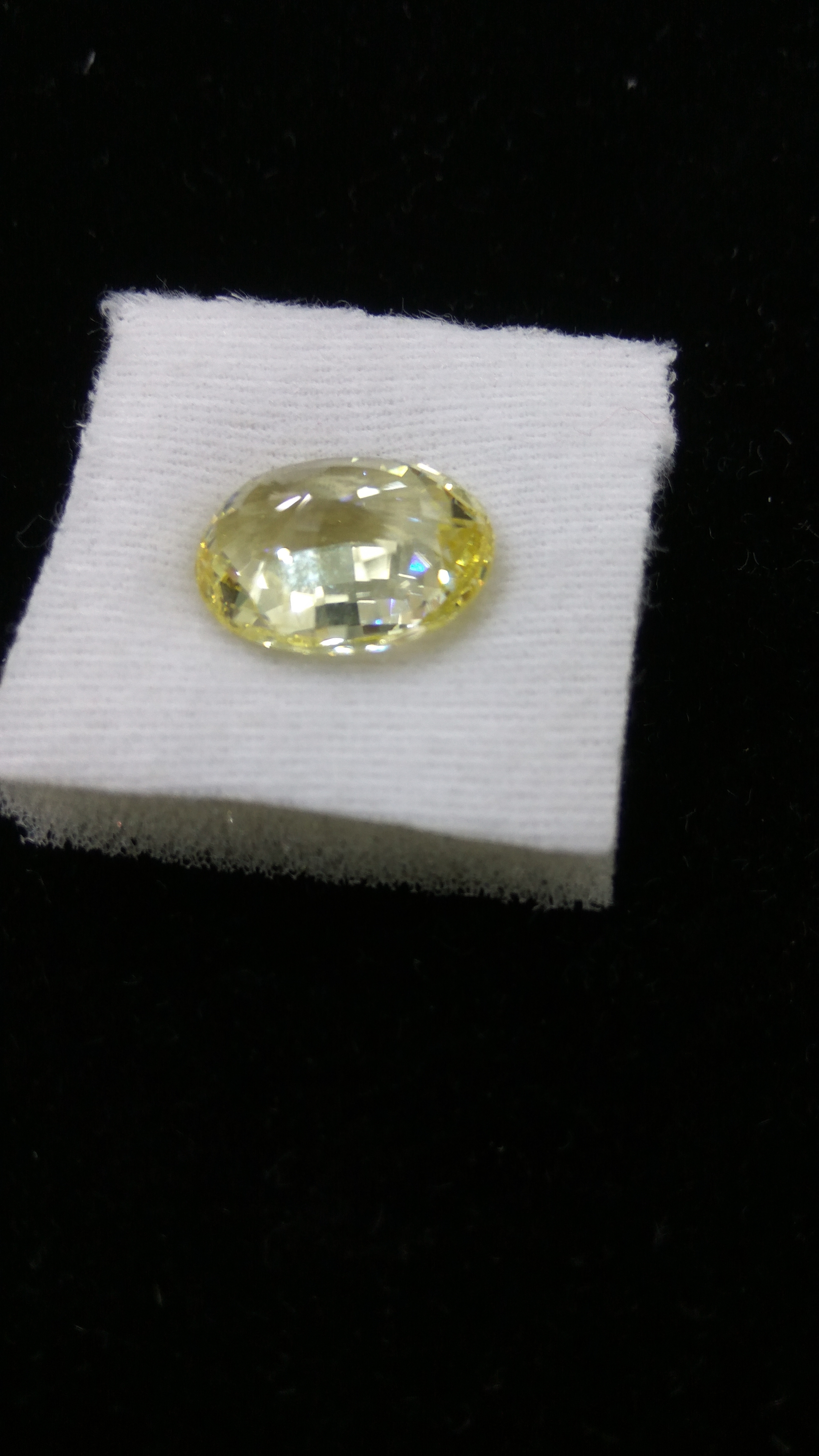 Natural Yellow Sapphire - 13.61 Carats (15 Ratti), Unheated & Untreated Oval Cut Gemstone With Premium Quality Benefits