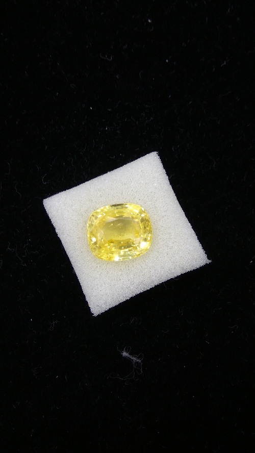 Natural Unheated Yellow Sapphire - 20 Carats Cushion Cut | Ceylon Yellow Sapphire, Untreated, 4 Grams Weight, Natural Stone