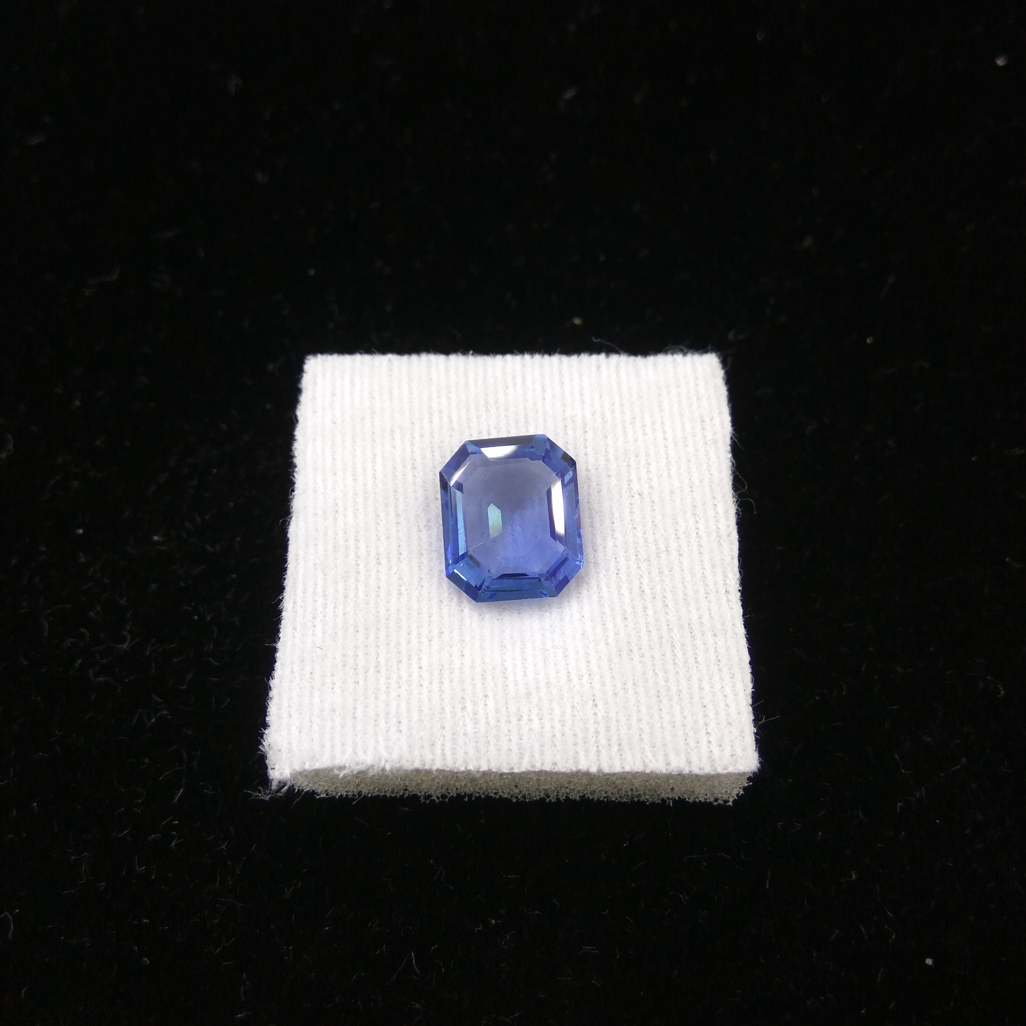 Natural Blue Sapphire - 5.00 Carats Emerald Cut, Unheated & Untreated Natural Gemstone With Deep Blue Color