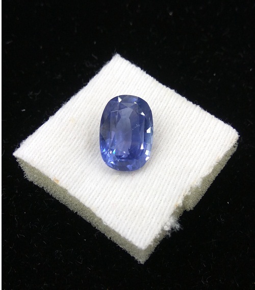 Blue Sapphire - Natural, Oval Cut, 10.50 Carats, Blue Color | Unheated & Untreated, Gia Certified, Ceylonese Neelam Gemstone