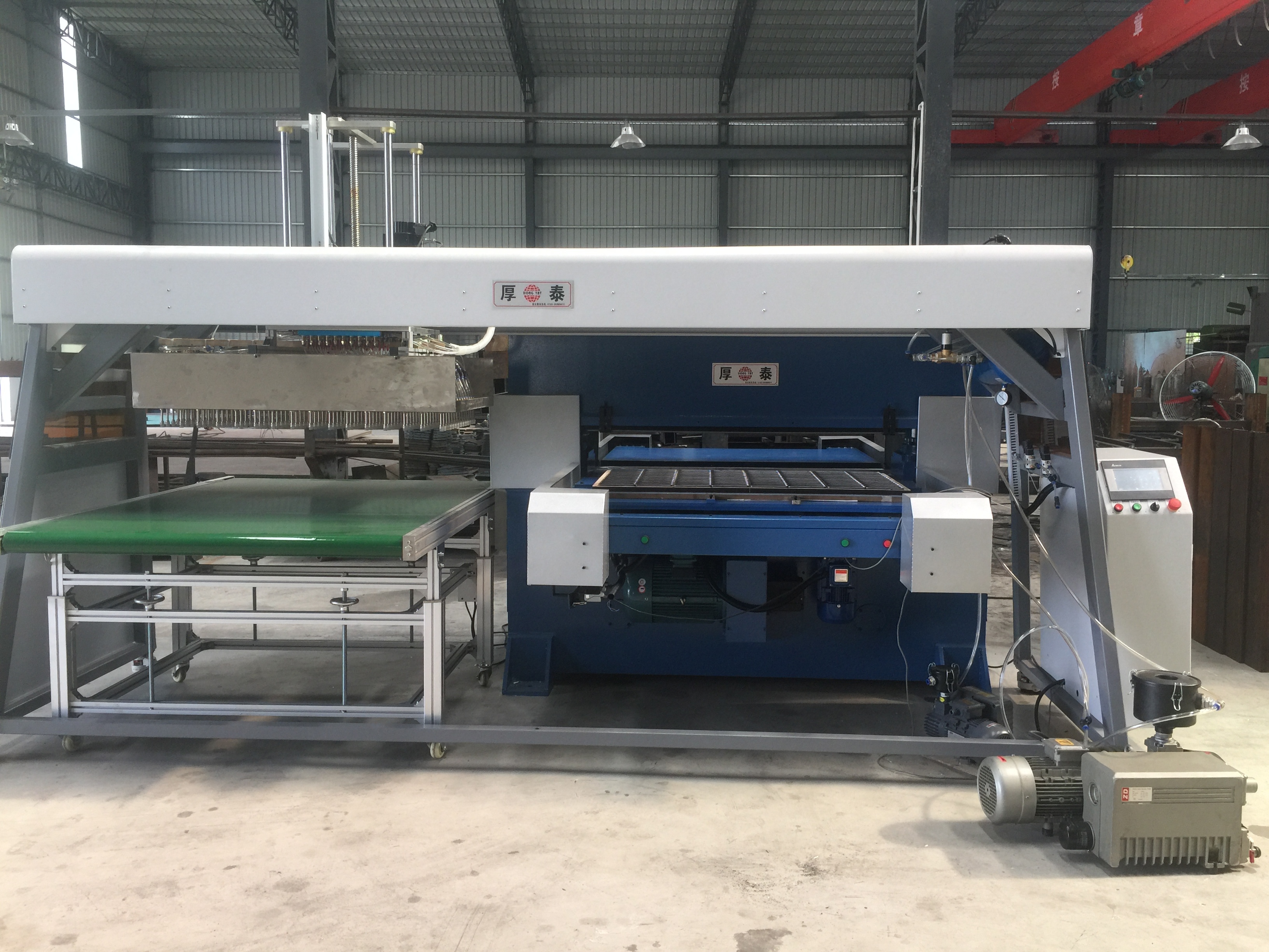 Blue Precision Automatic Segmented Feed Oil Press Cutter Machine