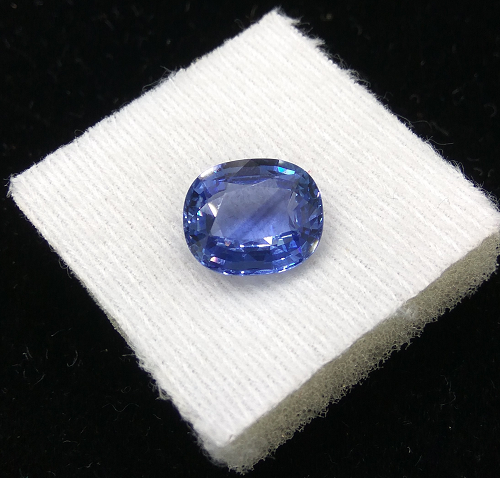 Natural Blue Sapphire - 6.95 Carats Oval Cut , Unheated & Untreated Ceylon Blue Neelam