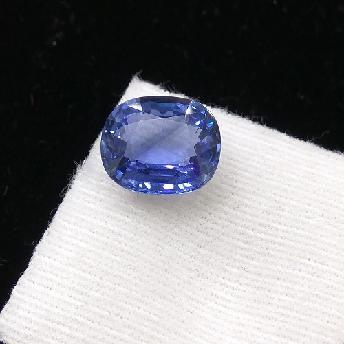 Natural Blue Sapphire - 6.95 Carats Oval Cut , Unheated & Untreated Ceylon Blue Neelam
