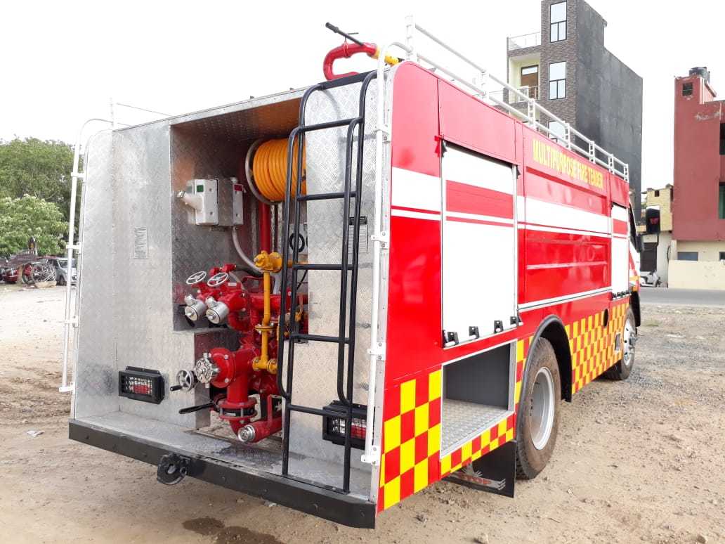 Foam Fire Tender - Mild Steel & Stainless Steel, 4000-12000 Liters Capacity | High Performance Efficiency, Compact Design, 1 Year Warranty