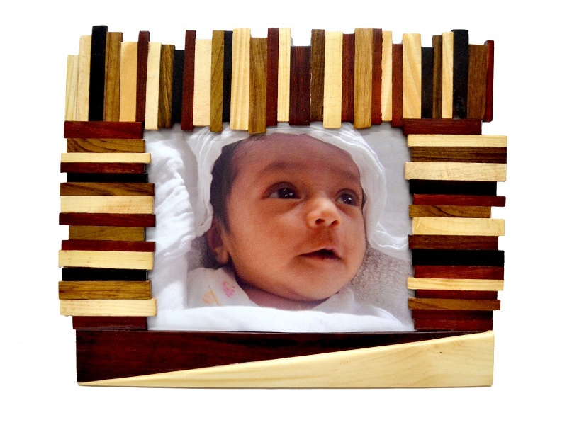 Multicolor Table Top Wooden Photo Frame