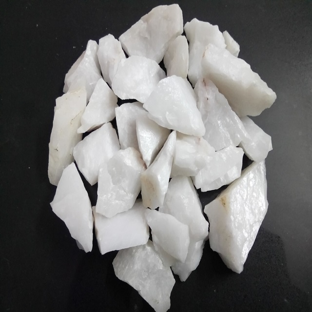 Natural Snow White Semi Round Crushed Tumbled Polished Aggregate And Pebbles For Decoration Landscaping - Artificial Stone Type: Crystallized Glass Stone