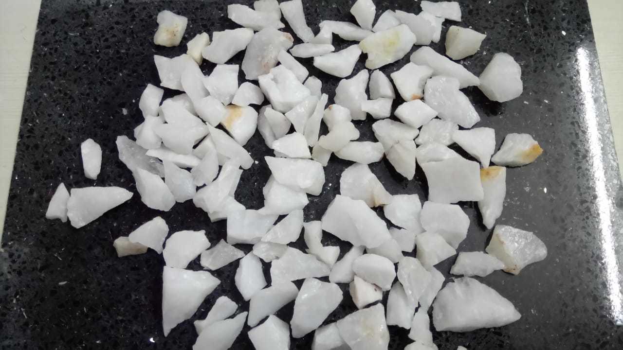 Natural Snow White Semi Round Crushed Tumbled Polished Aggregate And Pebbles For Decoration Landscaping - Artificial Stone Type: Crystallized Glass Stone