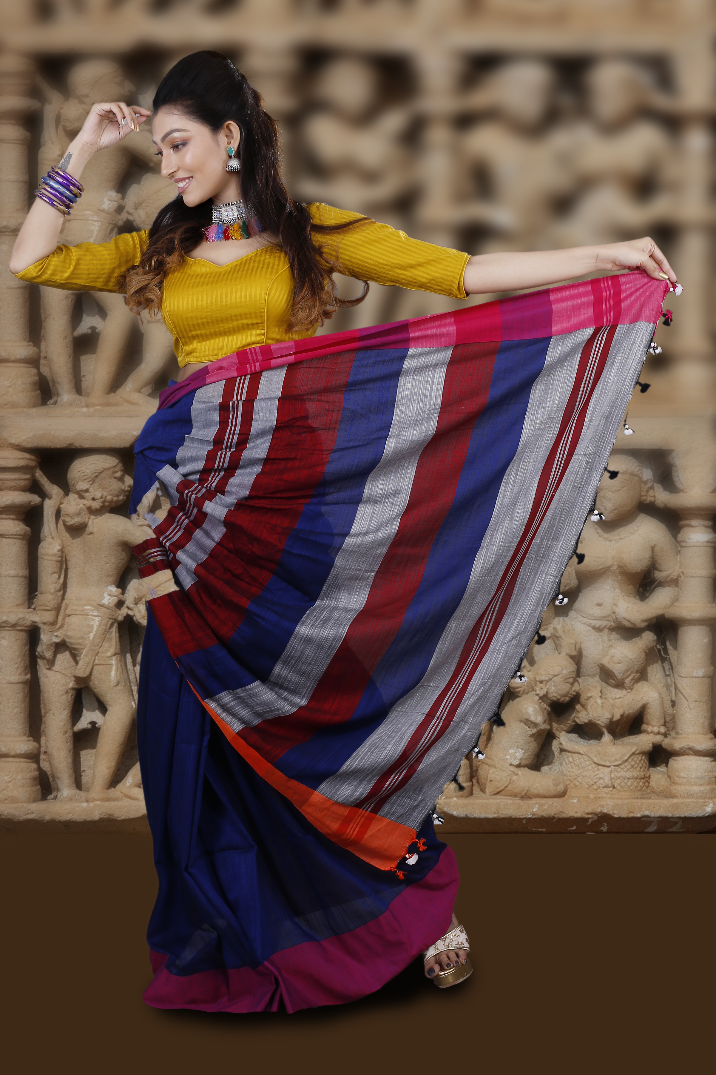 Multi Colour Blue And Red Hand Woven Blended Cotton Saree With Runing Blouse Piece
