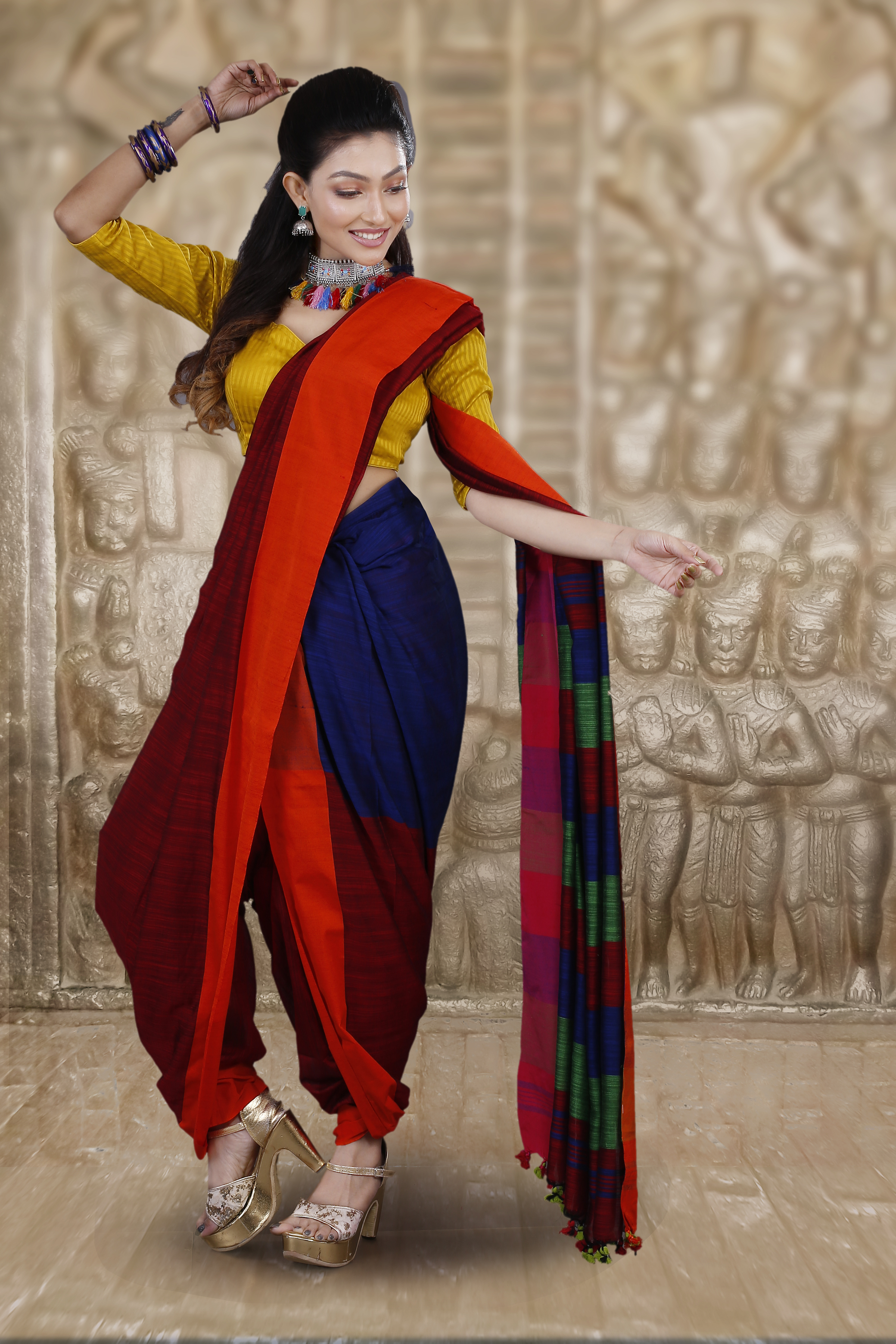 Multi Colour Blue And Red Hand Woven Blended Cotton Saree With Runing Blouse Piece