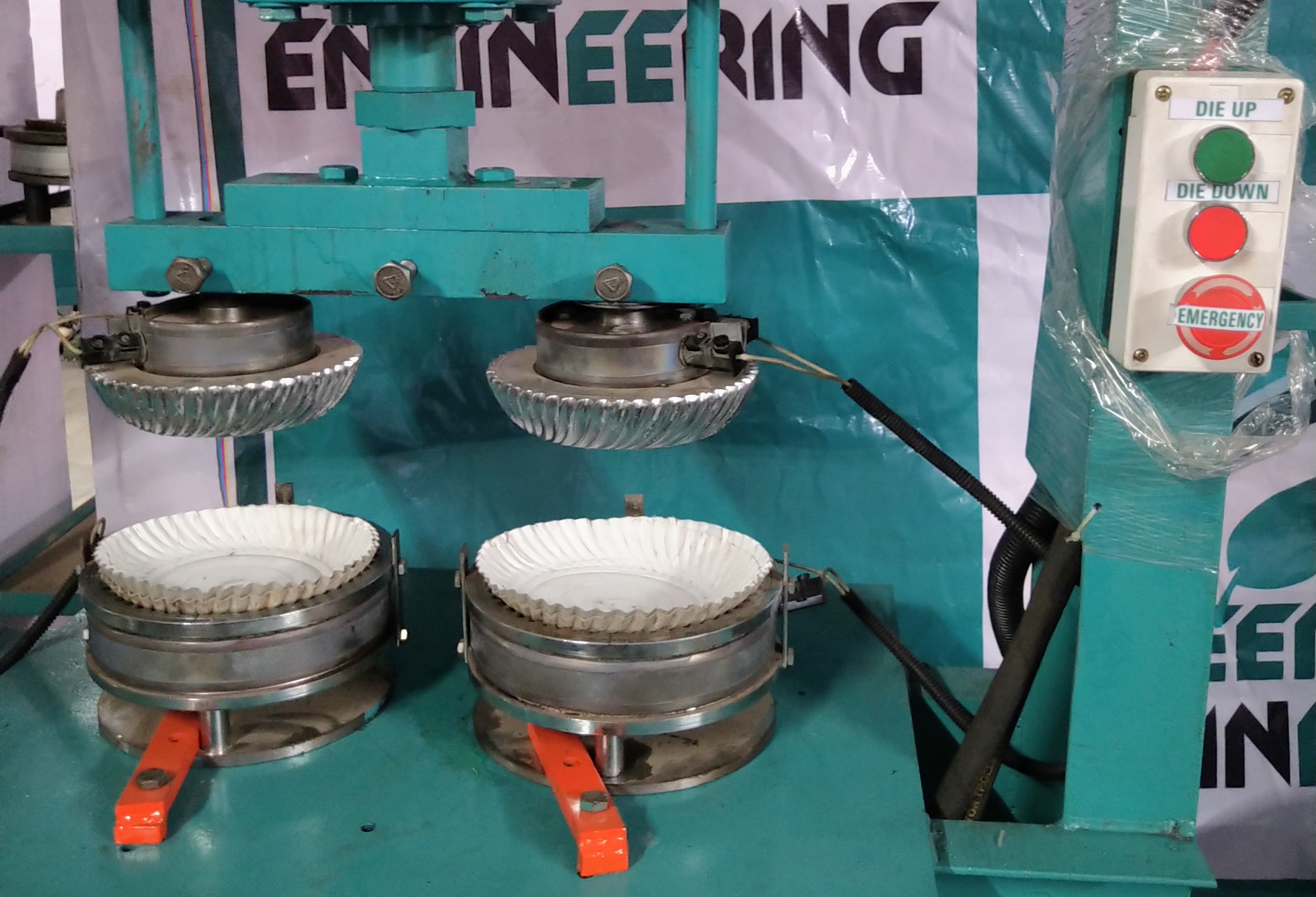 Paper Dish Machine - Capacity: 2000-2700 Pc/hr Pcs/min