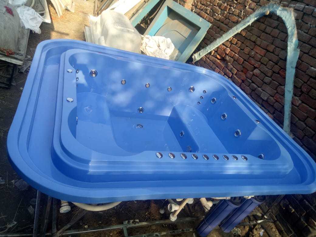 Bathtub Size: 8x7x3 Fite