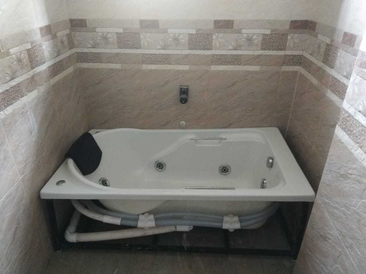 Rectangular Bathtub