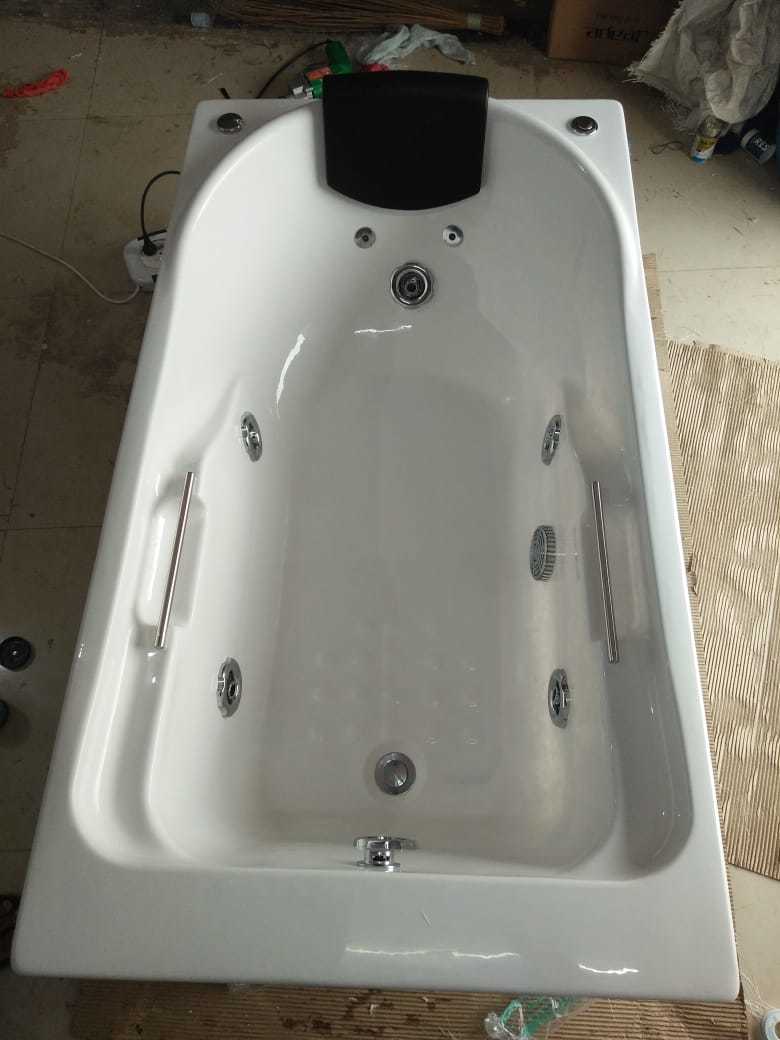 Rectangular Bathtub