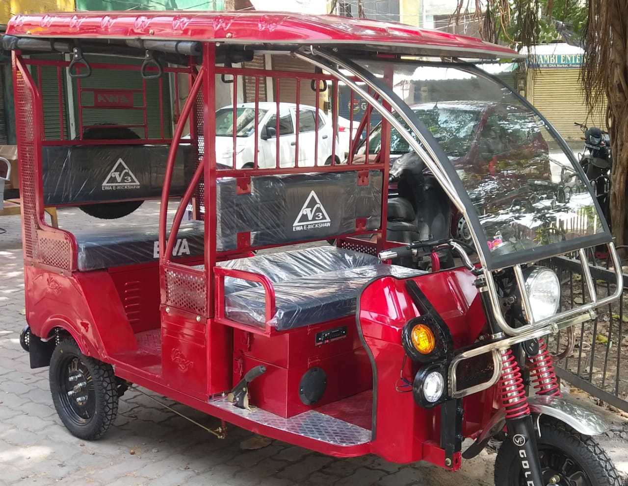 Ewa Butterfly E Rickshaw Displacement: 2700 X 990 X 1800