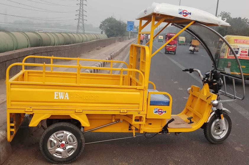 Loading Electric Rickshaw Displacement: 2798 X 1340 X 997