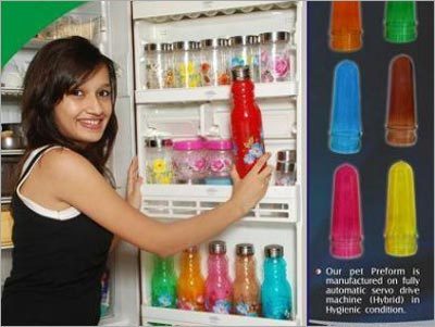 पालतू पूर्वनिर्मित बोतलें