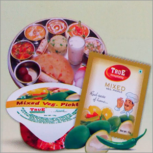 मिक्स वेज अचार पैकेट और ब्लिस्टर