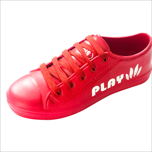 किसी भी सीज़न डिज़ाइनर स्नीकर शूज़