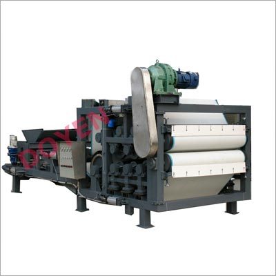 खर्च किए गए अनाज के पानी निकालने और अलग करने के लिए बेल्ट प्रेस