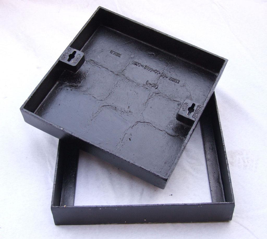Ductile Iron Double Triangular Manhole Cover Base Dimension: As Per Requirements