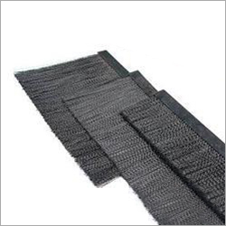 Nylon Channel Brush - Color: Black