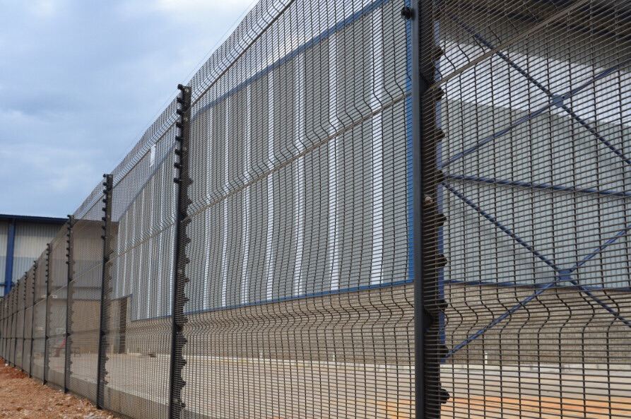 Anti Climb Weldmesh/ 358 Fence Panels Wire Diameter: 4 Millimeter (Mm)