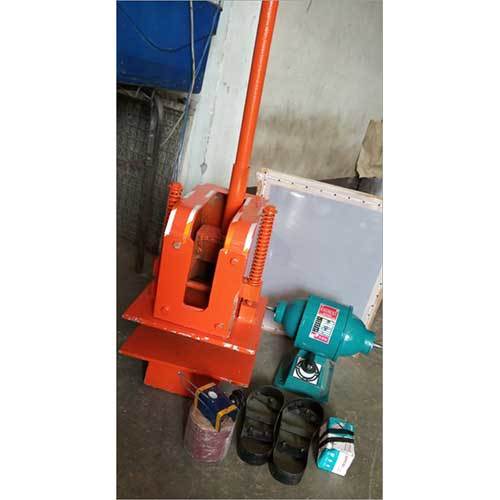 Manual Slipper Making Machine - Cast Iron, 200 T/hr Capacity | High Efficiency, Low Abrasion, Manual Operation