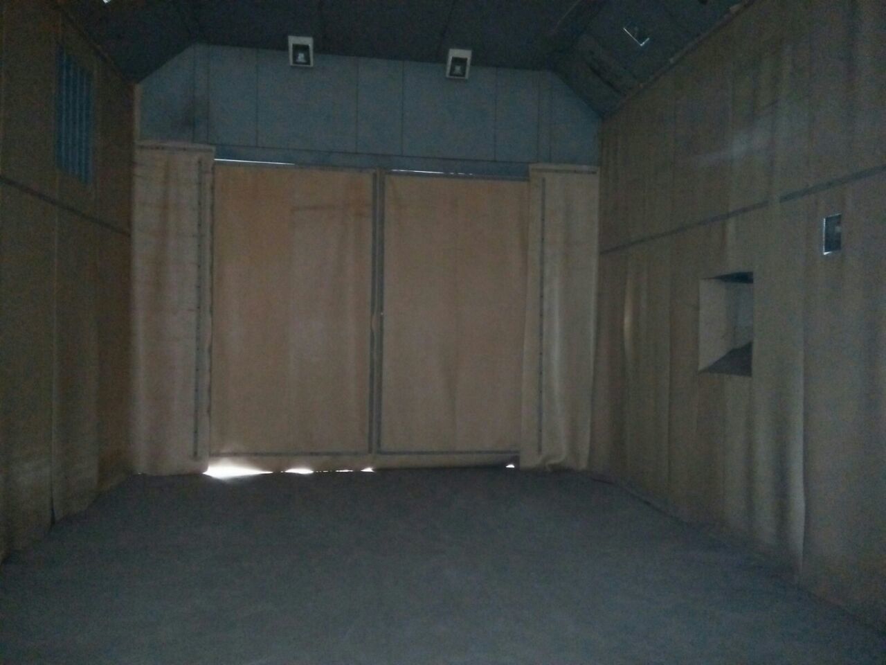 Costumire Semi Automatic Shot Blasting Machine