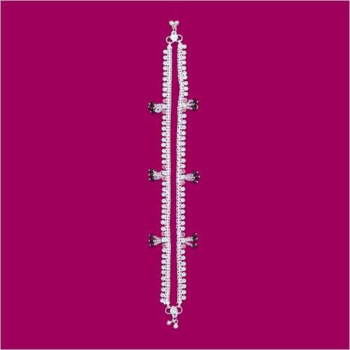 Khusbhu Stone Toran Crystal Anklet - Alloy Material, Adjustable Fit, Silver Polish With Black Stone | Exquisite Design With Sparkling Toran Crystals