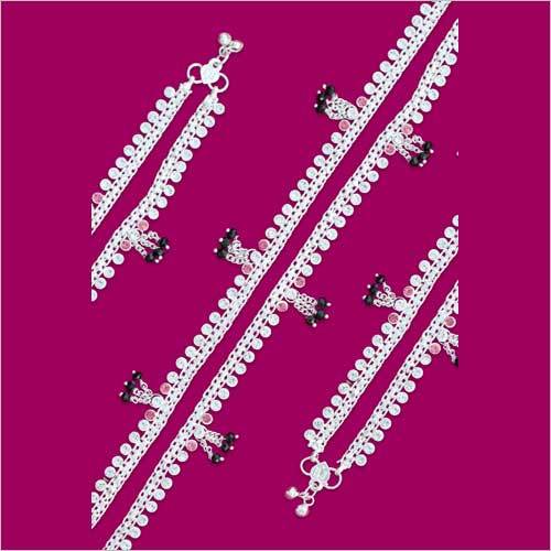 Khusbhu Stone Toran Crystal Anklet - Alloy Material, Adjustable Fit, Silver Polish With Black Stone | Exquisite Design With Sparkling Toran Crystals