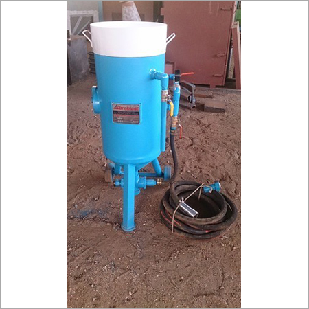 अर्ध स्वचालित पोर्टेबल सैंड ब्लास्टिंग मशीन P7-150