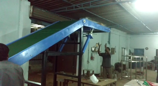 Truck Loading Conveyors Load Capacity: 100 To 150 Kg Per Feet