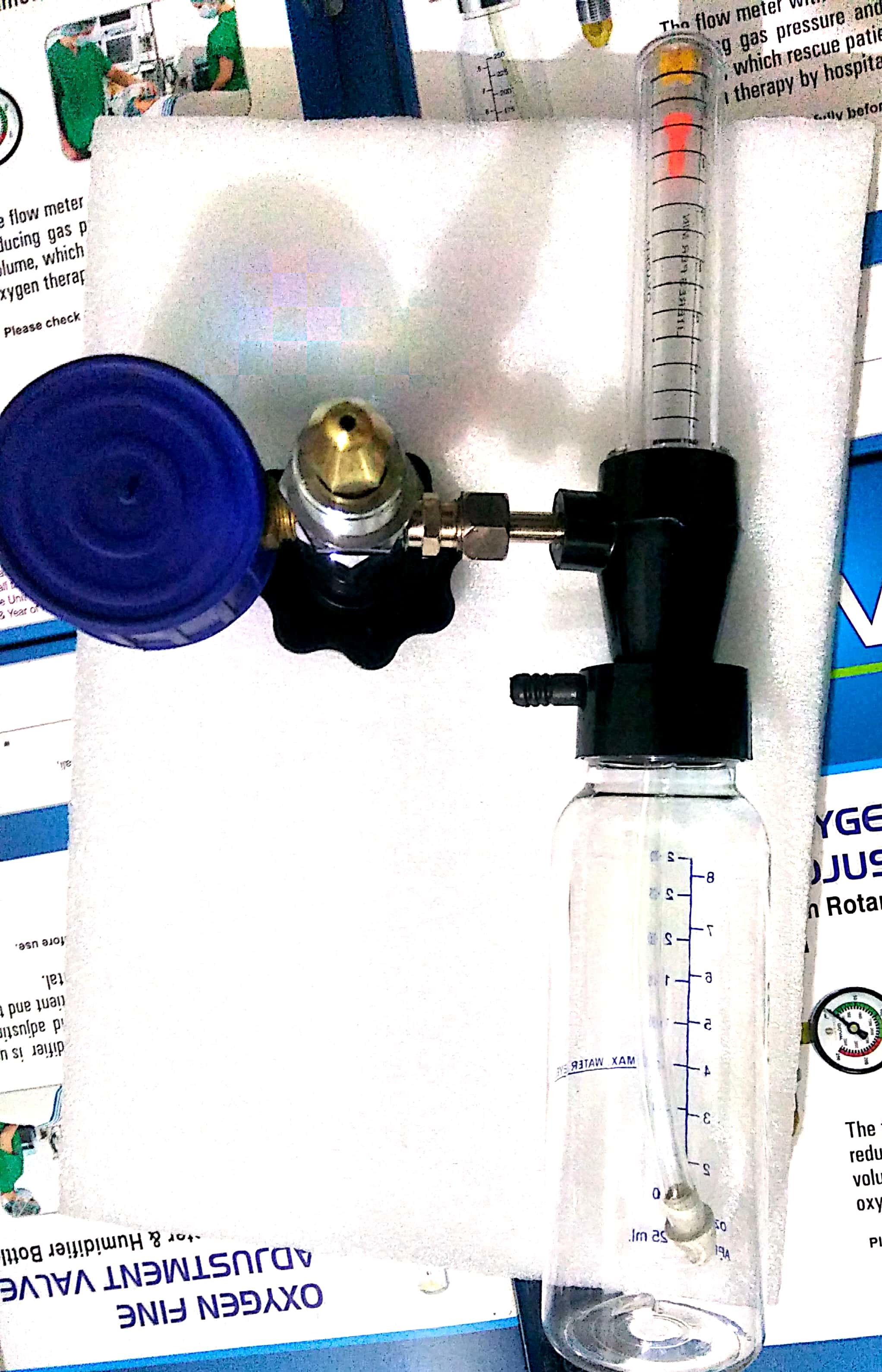 White & Yell0w Medical Fast- Life Rotameter With Humdifier Bottale