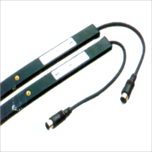 Elevator Sensor - Plastic & Metal, 100x20x10 mm, Black | 24 VDC Analog Output, +/- 1mm Accuracy, 0-50°C Operating Temp, CE Compliant