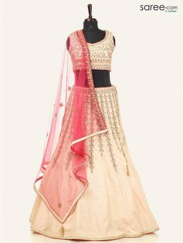 कच्चा रेशम कढ़ाई किया लहंगा चोली