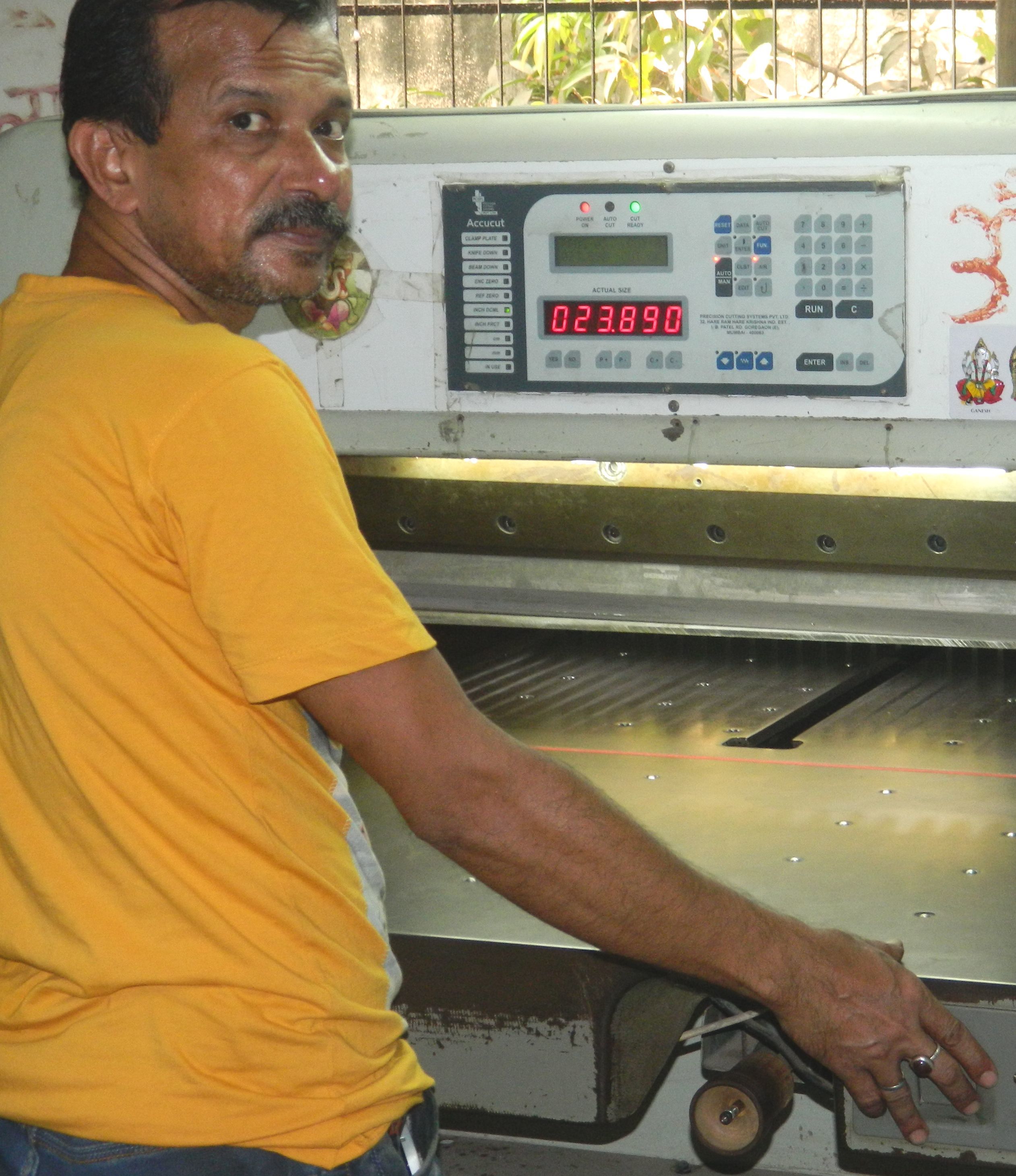 Automatic Accucut Cutting Machine Program