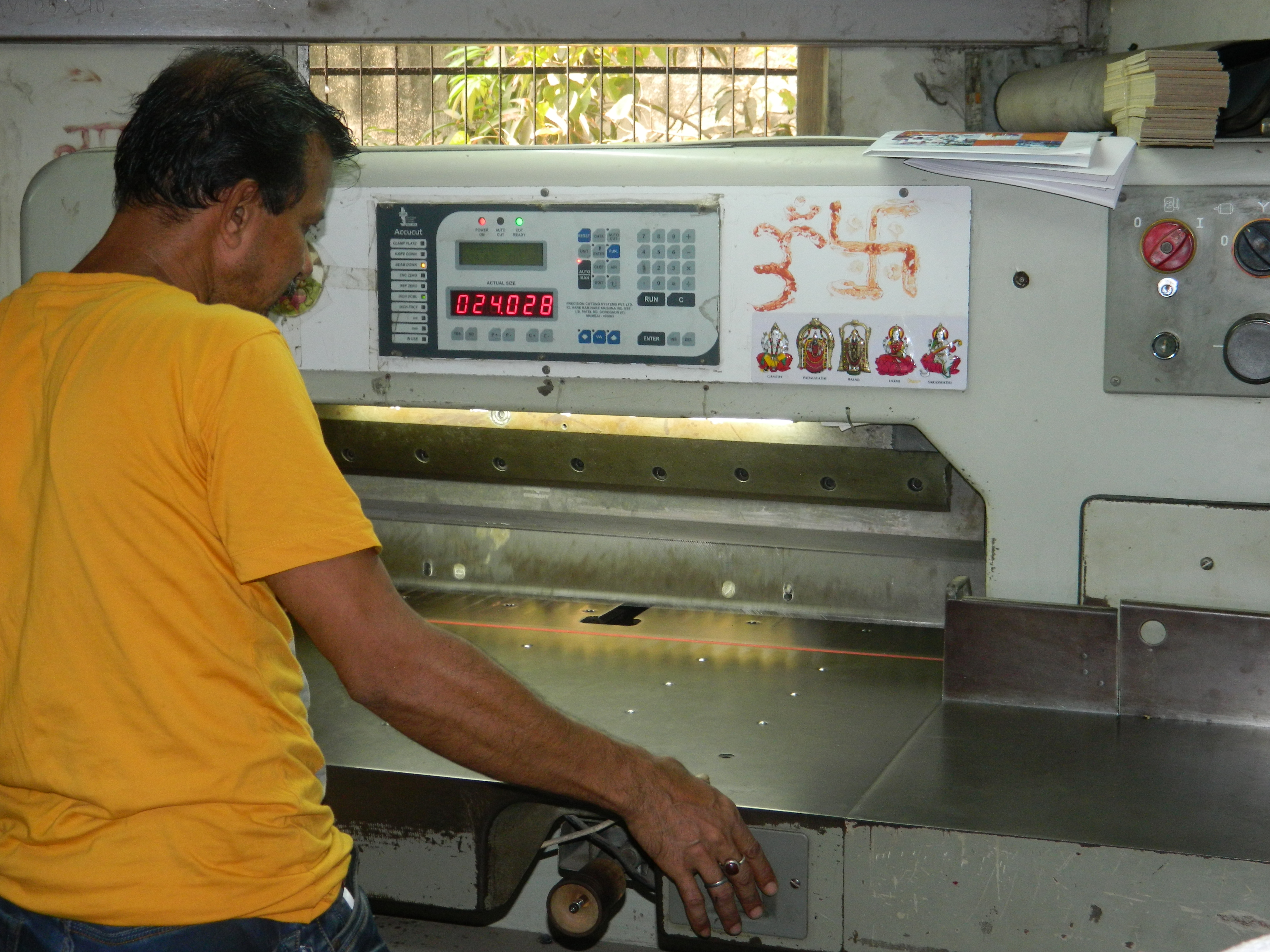 Automatic Accucut Cutting Machine Program