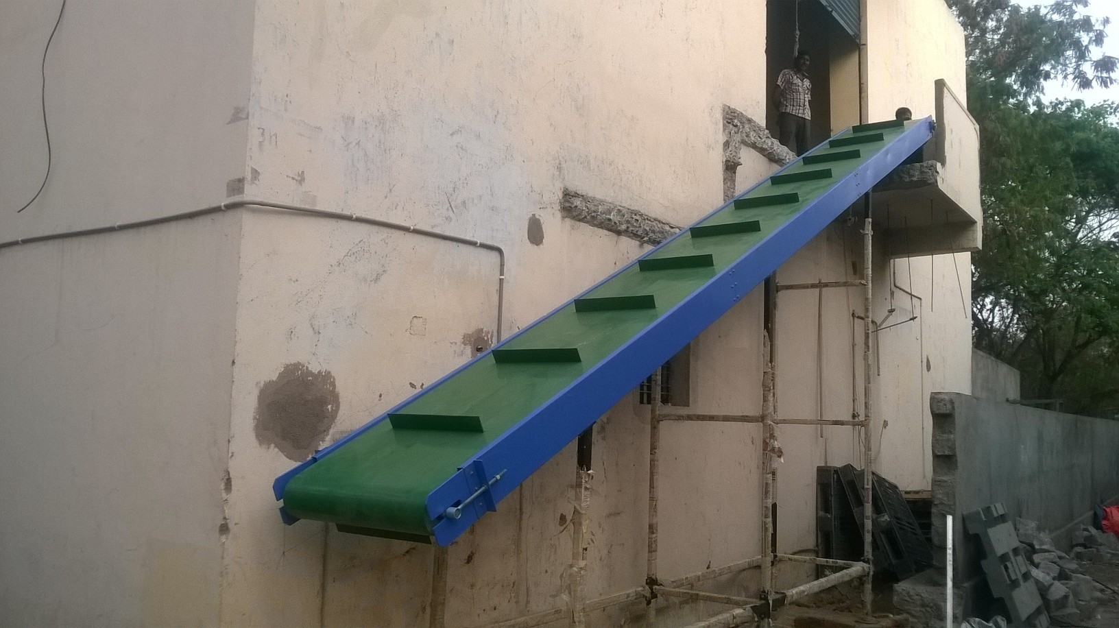 Truck Loading Conveyors Load Capacity: 100 To 150 Kg Per Feet