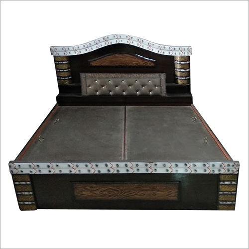 टिकाऊ लकड़ी का डिज़ाइनर बेड