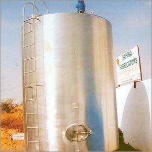 ऊर्ध्वाधर दूध भंडारण साइलो