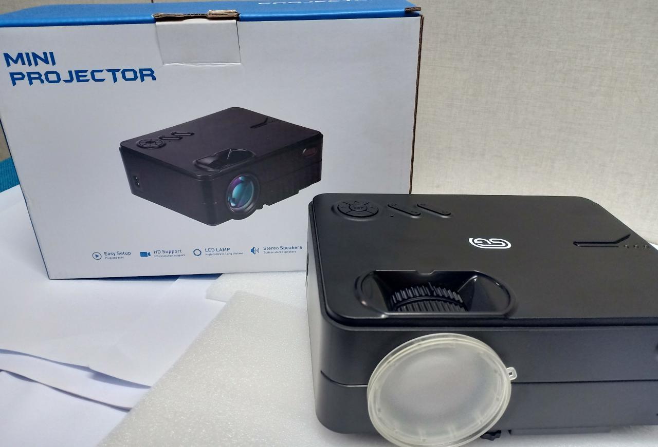Ls-112 Led Projector Brightness: 1800 Lumens