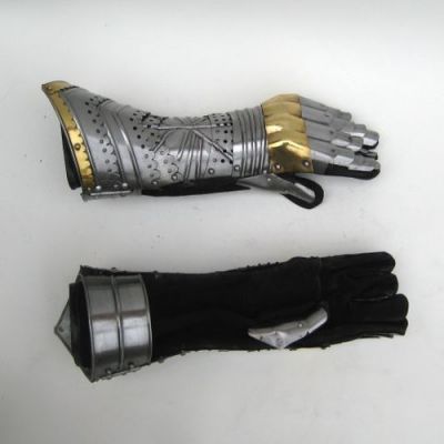 Gauntlet Pair 119