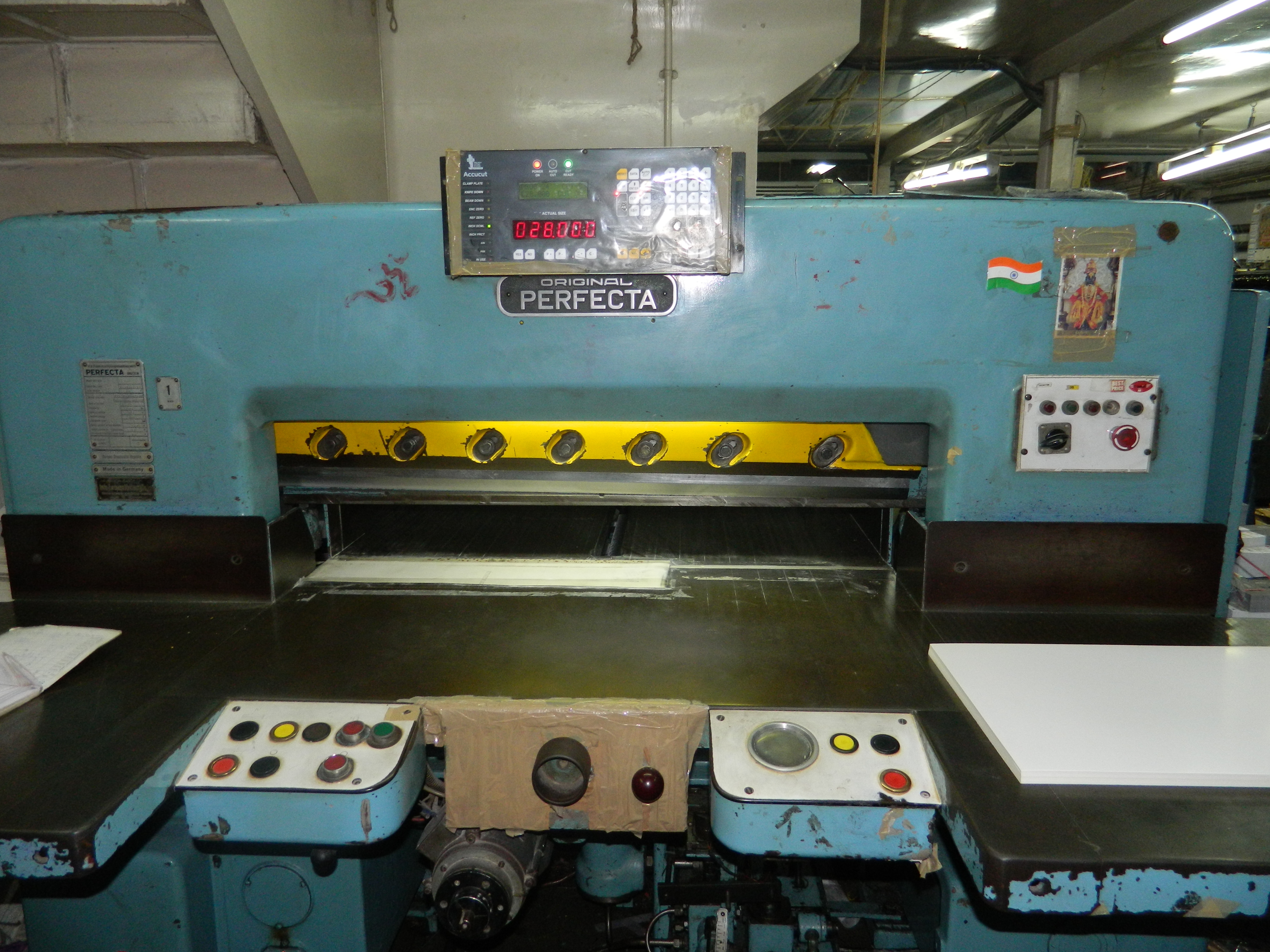 Black Cutting Machine Program