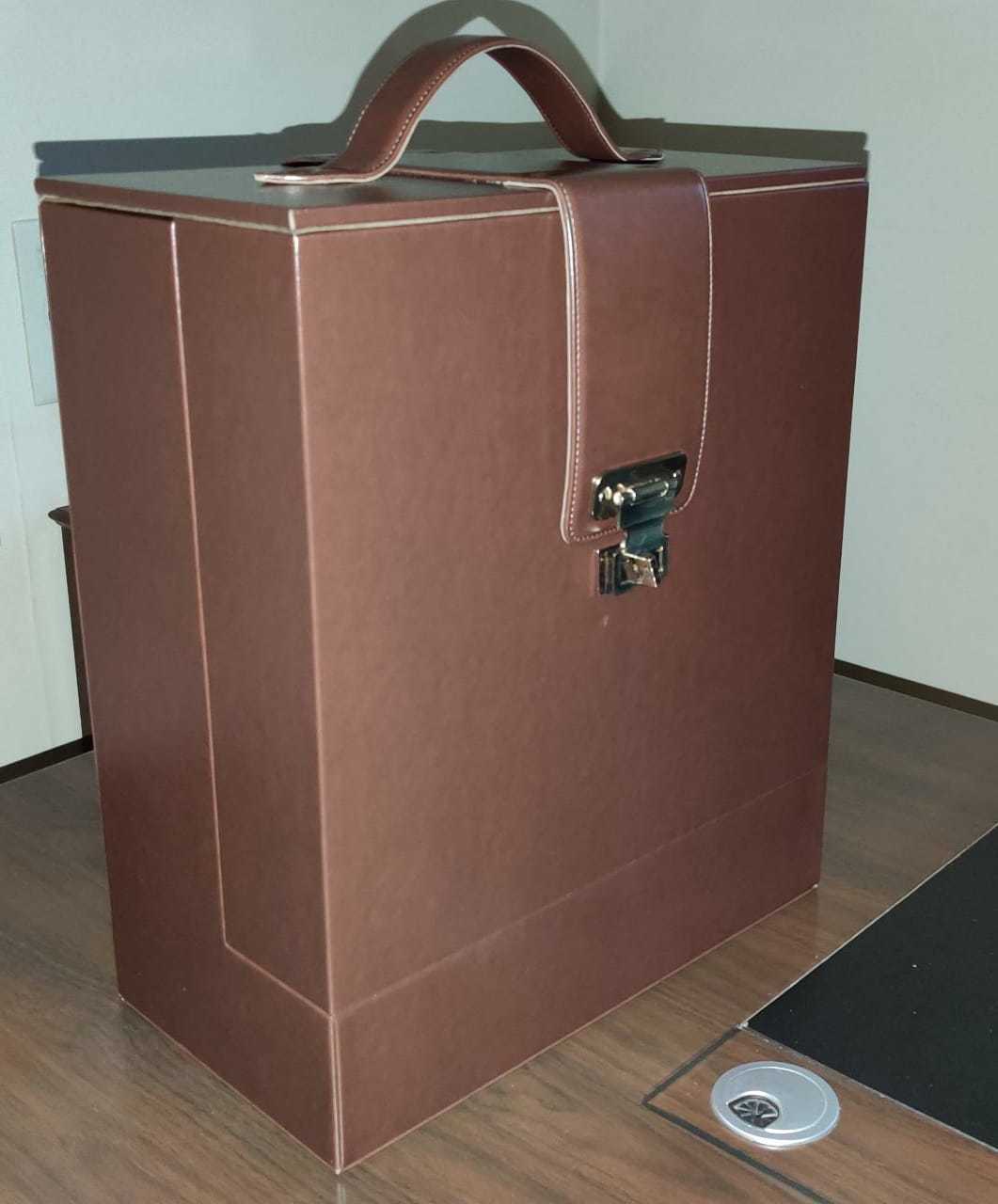 Brown Car Mini Bar