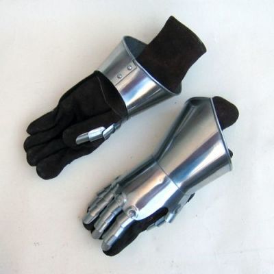 Knight Gothic Gauntlets - 18-gauge Mild Steel, 6 Inch, Silver | Multi-plated Articulated Design, Classical Roman Style, Outdoor Use
