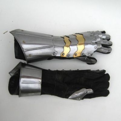 Medieval Gauntlet Pair