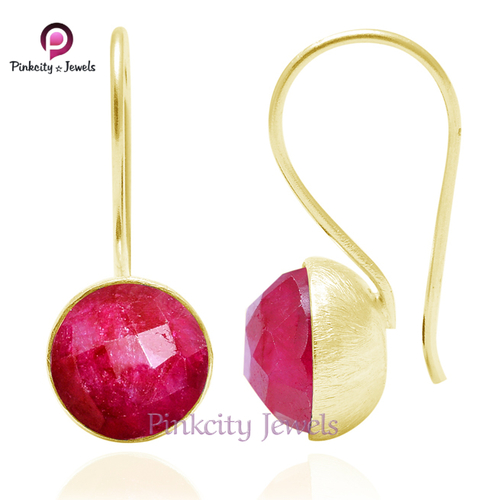 फेसेटेड रूबी जेमस्टोन 925 सिल्वर ईयररिंग जेंडर: महिलाएं